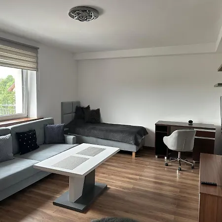 4 House Apartment *